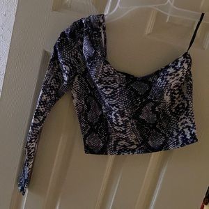 One shoulder top